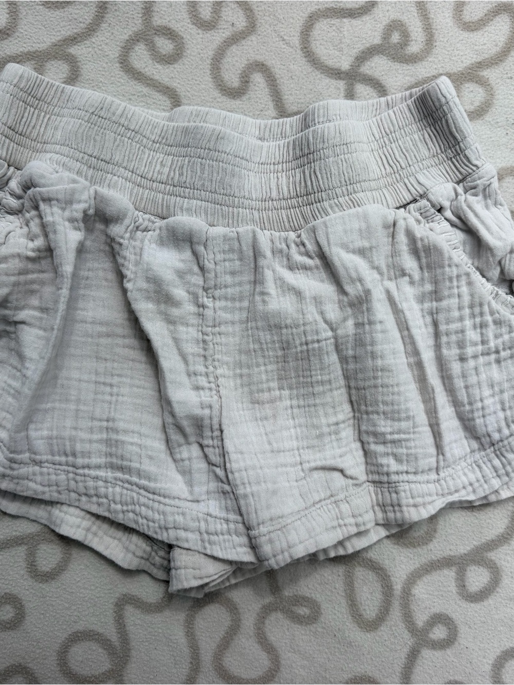 Roxy Light Gray Gauze Elastic-Waist Athletic Shorts
